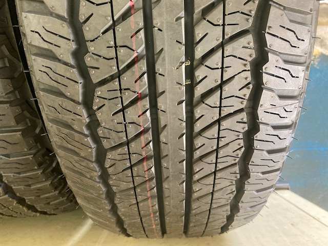 完売)(中古タイヤ)新車はずし品!! 2021年製☆225/60R18 100H FALKEN